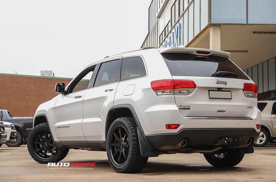 JEEP-GRAND-CHEROKEE-REVERB-SATIN-BLACK